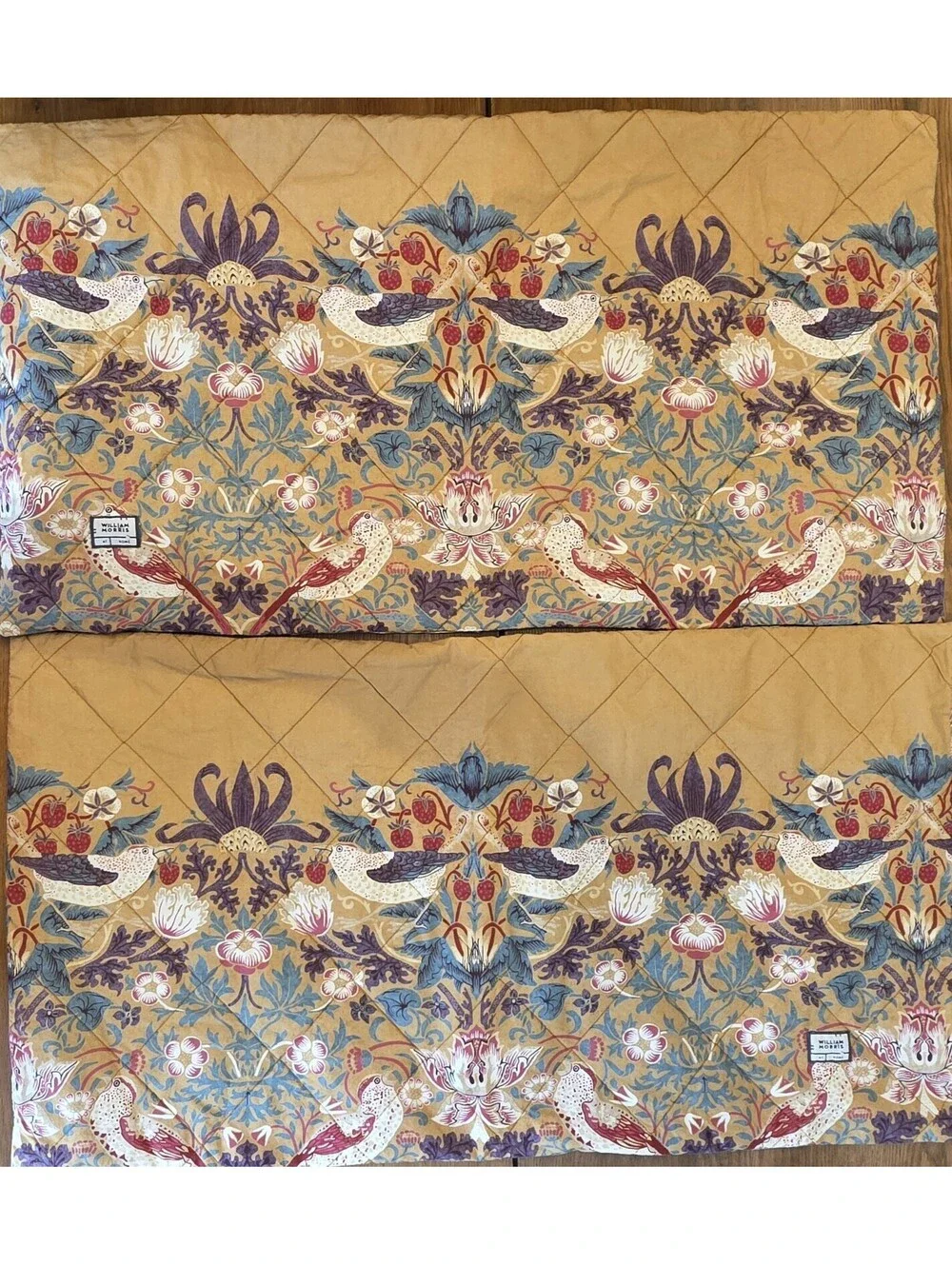 Morris & Co. Seasons Saffron King Quilted Duvet & 2 Pillowcases